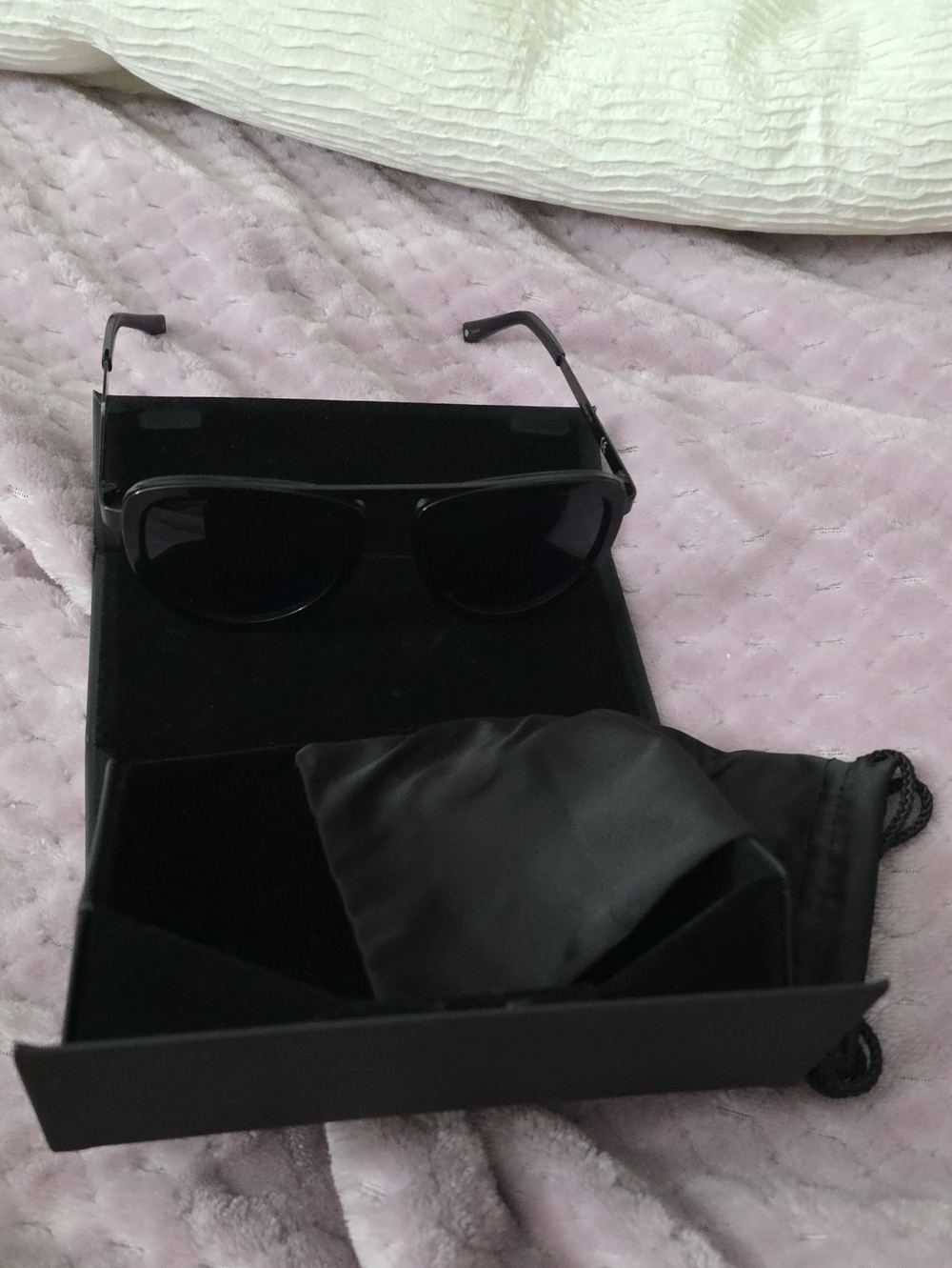 Kendall & Kylie Black Sunglasses